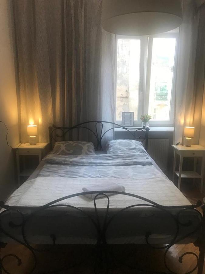 Warszawa, Centrum, Wiejska 15, Kamienica Apartment Екстериор снимка