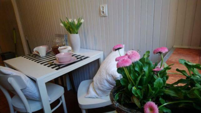 Warszawa, Centrum, Wiejska 15, Kamienica Apartment Екстериор снимка