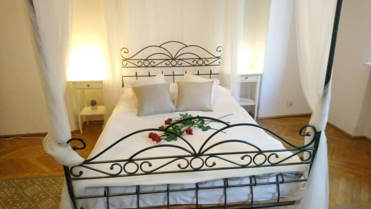 Warszawa, Centrum, Wiejska 15, Kamienica Apartment Екстериор снимка