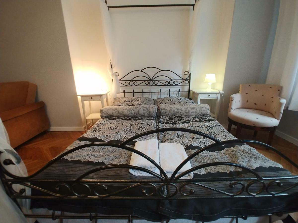 Warszawa, Centrum, Wiejska 15, Kamienica Apartment Екстериор снимка