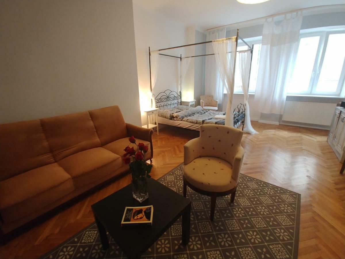 Warszawa, Centrum, Wiejska 15, Kamienica Apartment Екстериор снимка